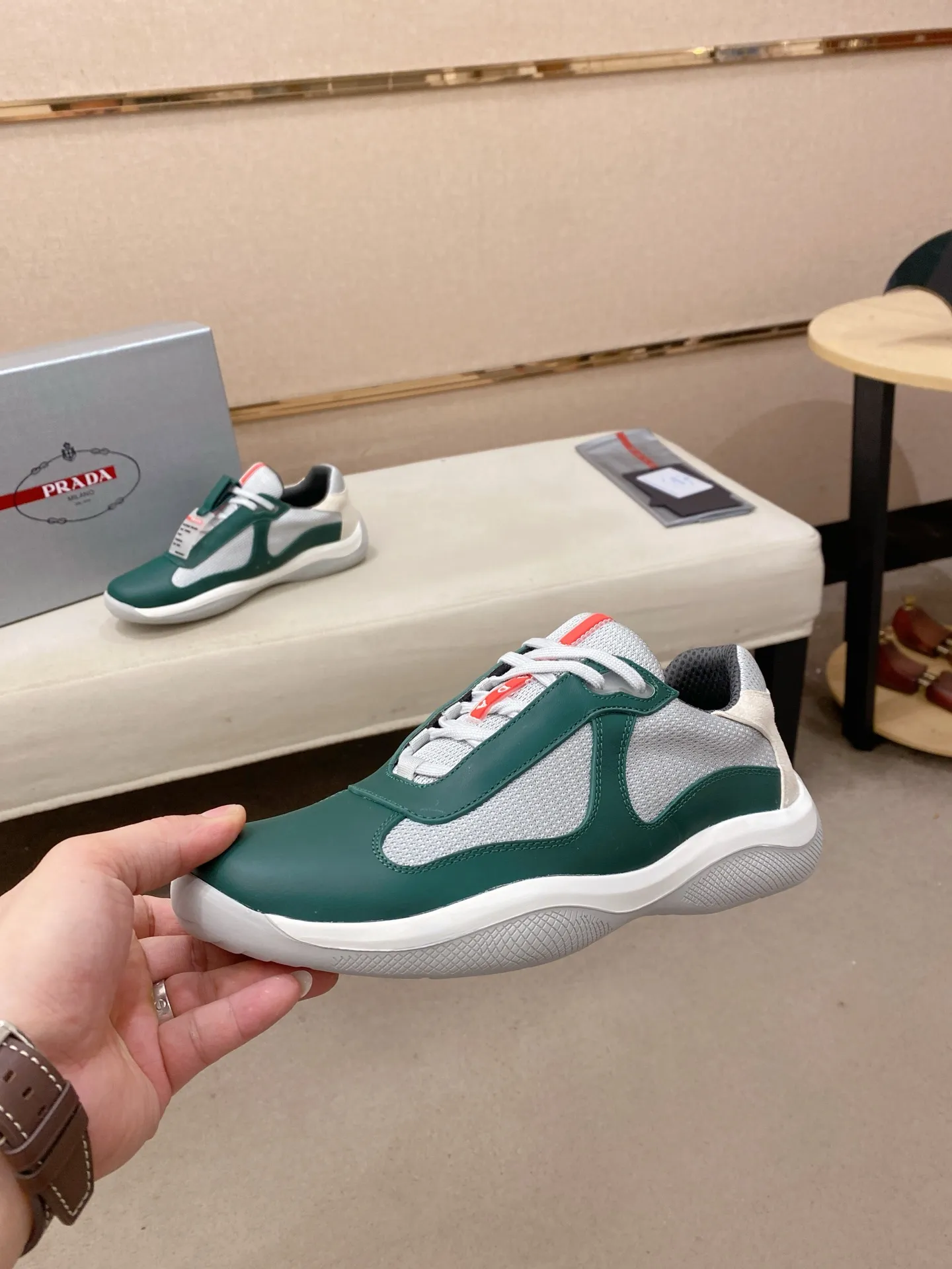 Men's shoes 💰 580💰 ✔️✔️✔️High version High-quality new PRADA (Prada) counters are launched simultaneously, new men's shoes, 😘fabrics are selected from first-layer cowhide fabrics. Lining: Imported cowhide leather lining. 👍🏿High-end☄️Open-molded non-slip rubber outsole, exquisite lines, simple and elegant, comfortable and high-end for leisure travel. Code number: 38 to 45